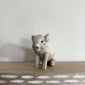 Resin Pig Sitting Animal Figure Farmhouse Decor